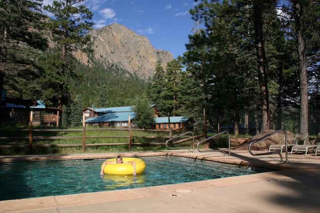 Corkins Lodge Chama Экстерьер фото