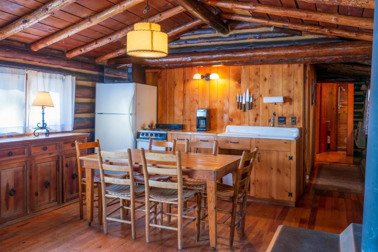Corkins Lodge Chama Экстерьер фото