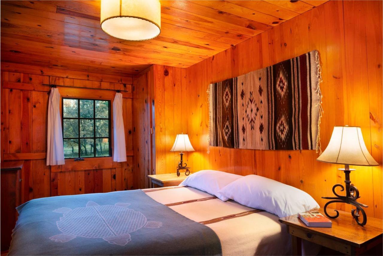 Corkins Lodge Chama Экстерьер фото