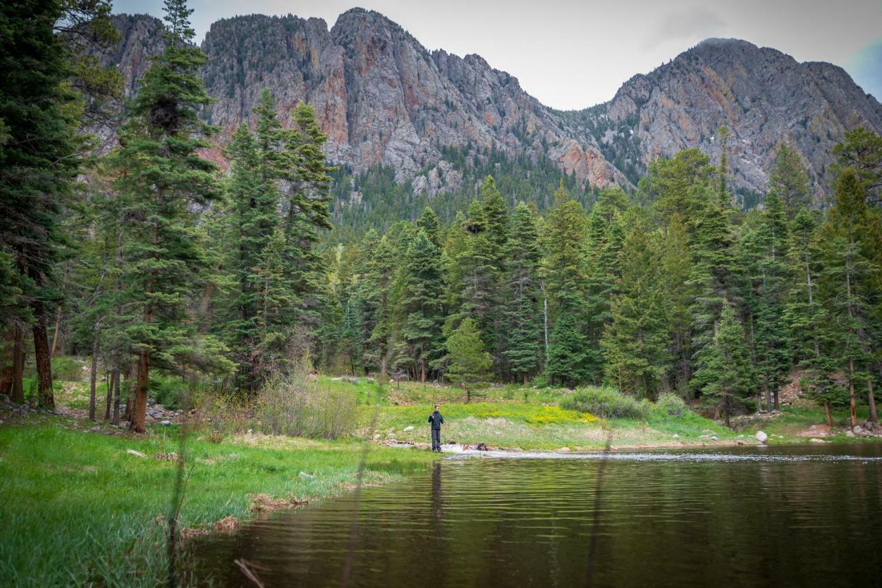 Corkins Lodge Chama Экстерьер фото