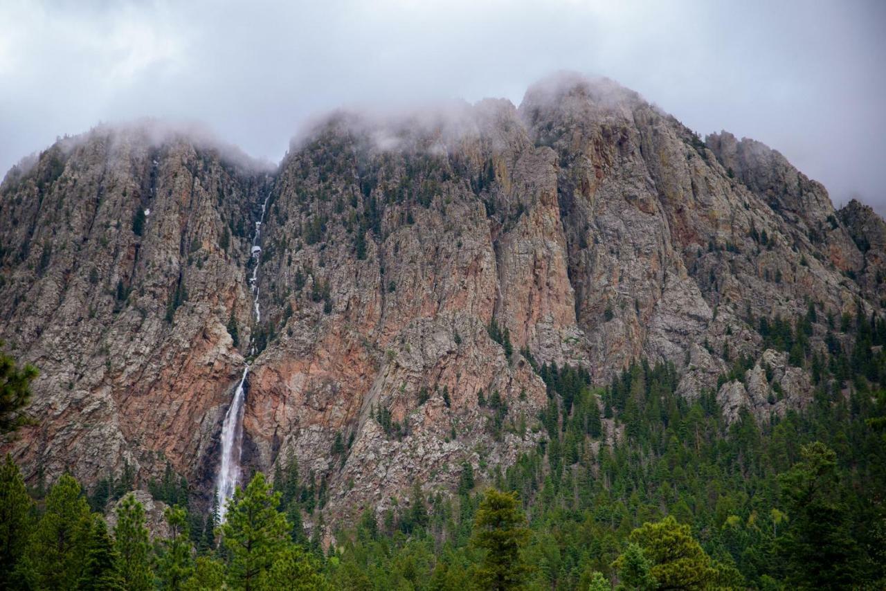Corkins Lodge Chama Экстерьер фото